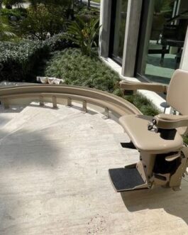 Bruno Elite Outdoor Curved Stair Lift